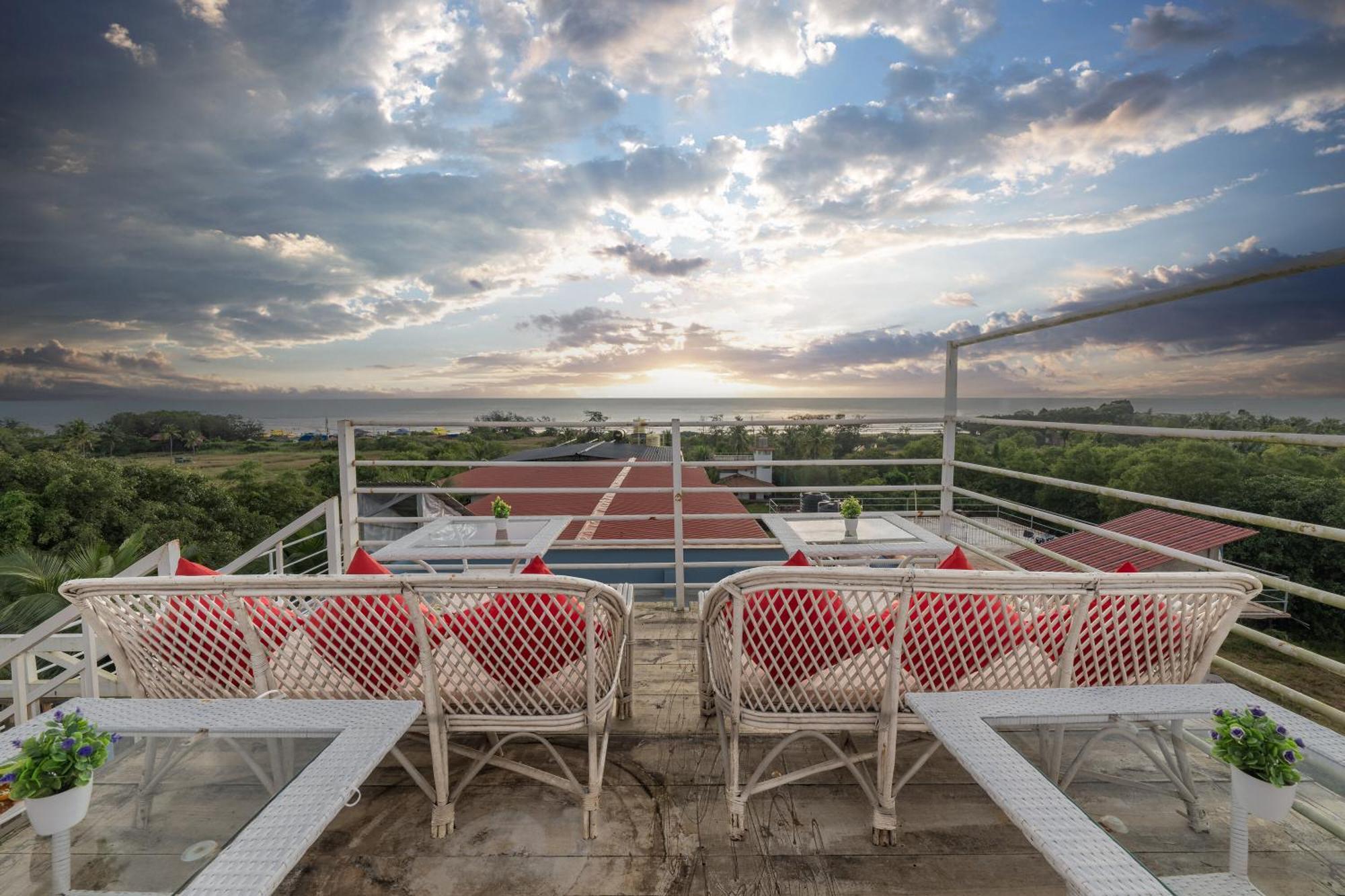 Echor Samara Morjim Goa Sea View Restro Hotel Exterior photo